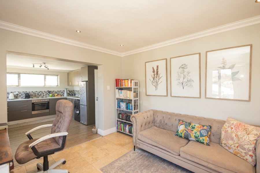 To Let 5 Bedroom Property for Rent in De Bron Western Cape